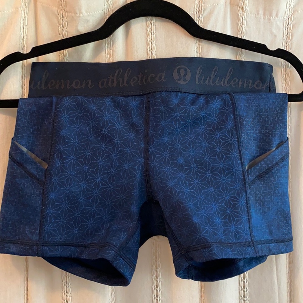 Lululemon tight running shorts blue and black 6